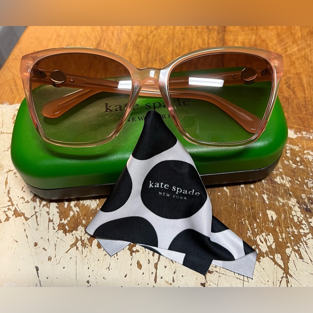 Kate Spade Amiyah Rose Blush Sunglasses NWOT Sold out ! - Picture 5 of 11